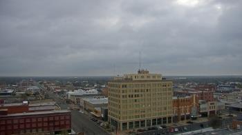 Weather camera view of First National Bank-Hutchinson.
