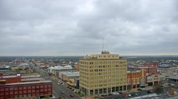Weather camera view of First National Bank-Hutchinson.