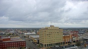Weather camera view of First National Bank-Hutchinson.