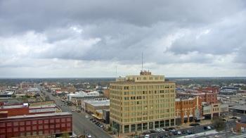 Weather camera view of First National Bank-Hutchinson.