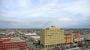 Weather camera view of First National Bank-Hutchinson.