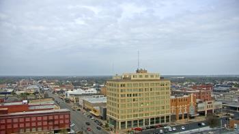Weather camera view of First National Bank-Hutchinson.