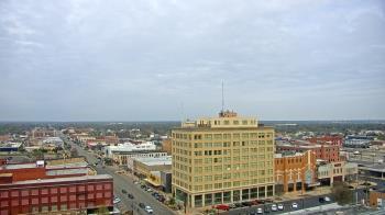 Weather camera view of First National Bank-Hutchinson.