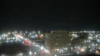 Weather camera view of First National Bank-Hutchinson.