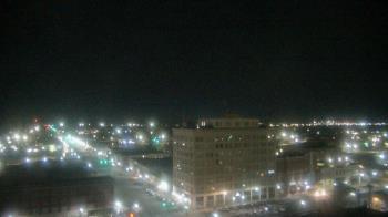 Weather camera view of First National Bank-Hutchinson.