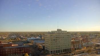 Weather camera view of First National Bank-Hutchinson.