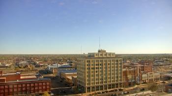 Weather camera view of First National Bank-Hutchinson.