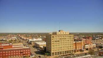 Weather camera view of First National Bank-Hutchinson.