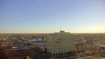 Weather camera view of First National Bank-Hutchinson.