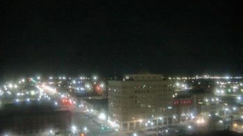 Weather camera view of First National Bank-Hutchinson.