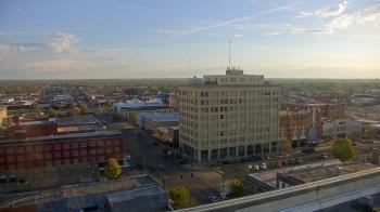 Weather camera view of First National Bank-Hutchinson.