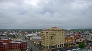 Weather camera view of First National Bank-Hutchinson.