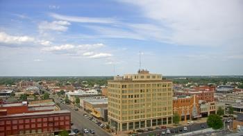 Weather camera view of First National Bank-Hutchinson.