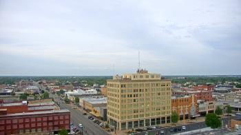 Weather camera view of First National Bank-Hutchinson.
