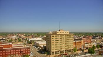 Weather camera view of First National Bank-Hutchinson.