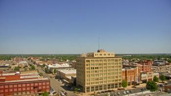 Weather camera view of First National Bank-Hutchinson.