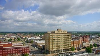 Weather camera view of First National Bank-Hutchinson.