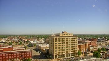 Weather camera view of First National Bank-Hutchinson.