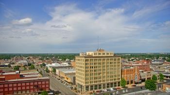 Weather camera view of First National Bank-Hutchinson.