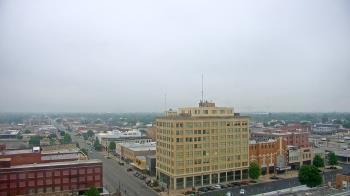 Weather camera view of First National Bank-Hutchinson.