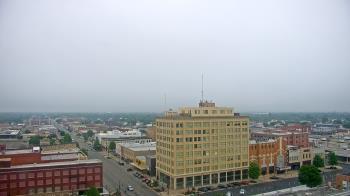 Weather camera view of First National Bank-Hutchinson.
