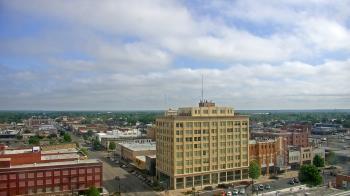 Weather camera view of First National Bank-Hutchinson.