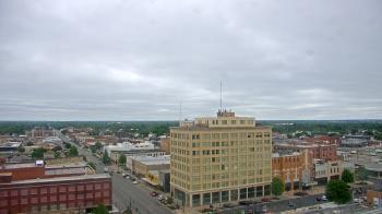 Weather camera view of First National Bank-Hutchinson.