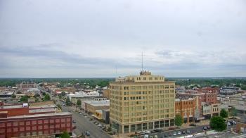 Weather camera view of First National Bank-Hutchinson.