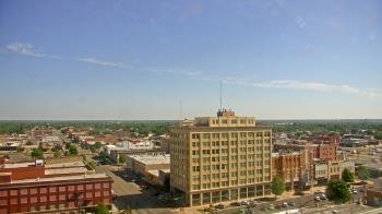 Weather camera view of First National Bank-Hutchinson.