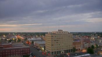 Weather camera view of First National Bank-Hutchinson.