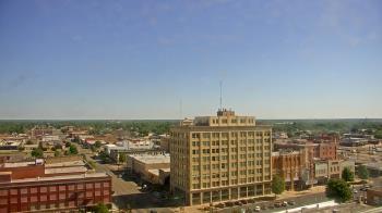 Weather camera view of First National Bank-Hutchinson.