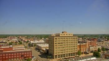 Weather camera view of First National Bank-Hutchinson.
