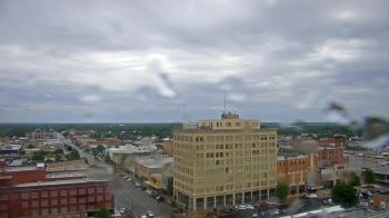 Weather camera view of First National Bank-Hutchinson.