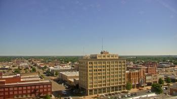 Weather camera view of First National Bank-Hutchinson.