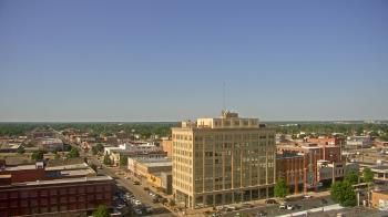 Weather camera view of First National Bank-Hutchinson.