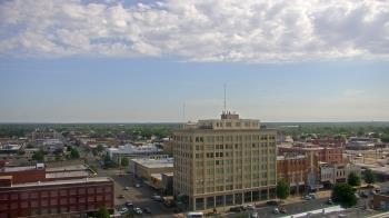 Weather camera view of First National Bank-Hutchinson.