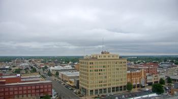 Weather camera view of First National Bank-Hutchinson.