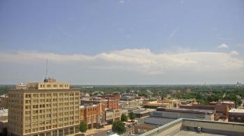Weather camera view of First National Bank-Hutchinson.