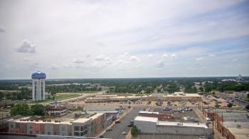 Weather camera view of First National Bank-Hutchinson.