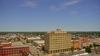 Weather camera view of First National Bank-Hutchinson.