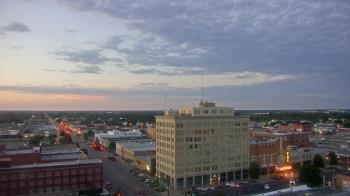 Weather camera view of First National Bank-Hutchinson.