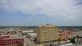 Weather camera view of First National Bank-Hutchinson.