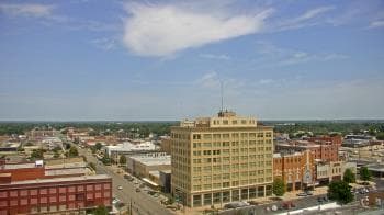 Weather camera view of First National Bank-Hutchinson.