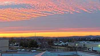 Weather camera view of Crestwood MS.