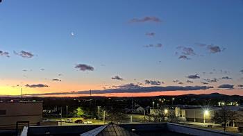 Weather camera view of Crestwood MS.