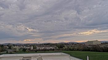 Weather camera view of Crestwood MS.