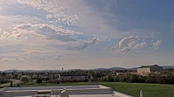 Weather camera view of Crestwood MS.