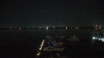 Weather camera view of Pinchers Marina at Edison Ford.