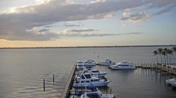 Weather camera view of Pinchers Marina at Edison Ford.