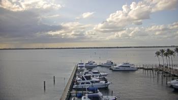 Weather camera view of Pinchers Marina at Edison Ford.